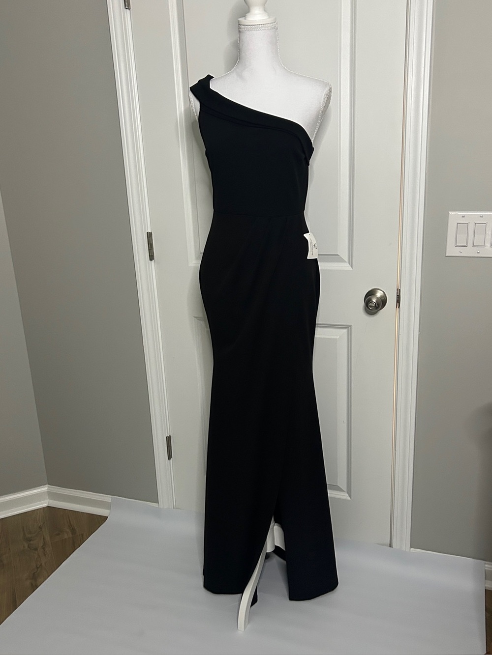 NWT Windsor Black One Shoulder Maxi Dress Front Slit M